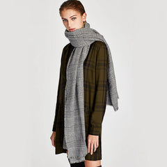 Black and White Plaid Cashmere Scarf for Women - Warm Jacquard Weave, Tassel Detail, European and American Street Style - Z-Check Pattern, Ideal for Winter and Autumn Seasons - Farefe
