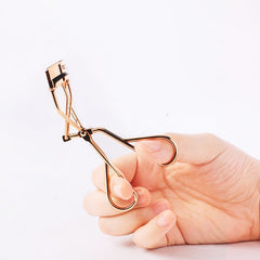 Get beautiful curled lashes with the Beland Eyelash Curler