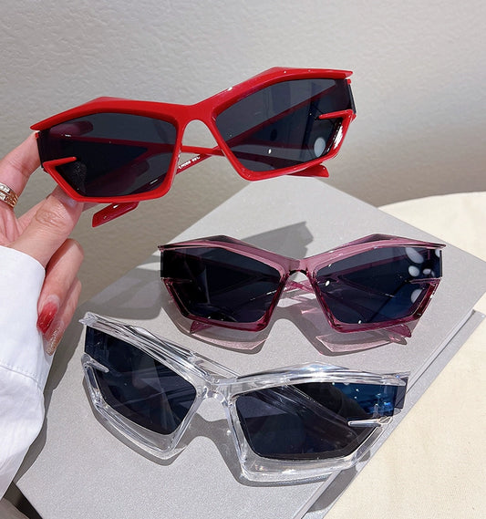 Get Ready to Shine with Trendy Cat's Eye Sunglasses!