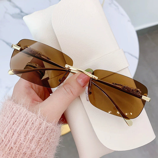 Trendy Rimless Square Sunglasses for Fashion-Forward Women